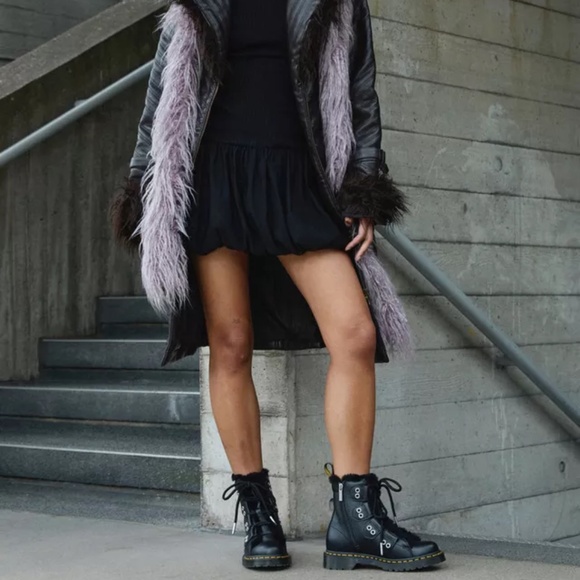 Dr. Martens Women 1460 FAUX FUR LINED LEATHER LACE UP BOOTS Black sz 8 - Picture 12 of 13